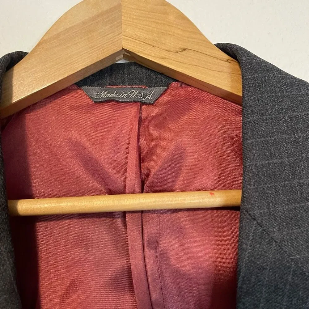 Vintage Levi’s Gray Pinstripe Blazer Size 44L‎